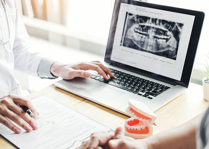 Diş doktor ile ilk konsultasyon